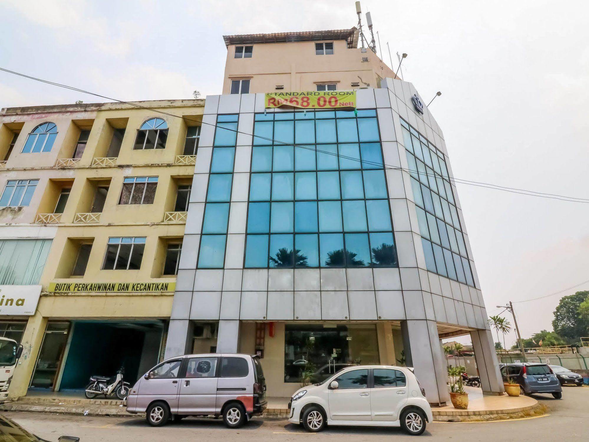 Oyo 447 Comfort Hotel Meru Klang Exterior foto