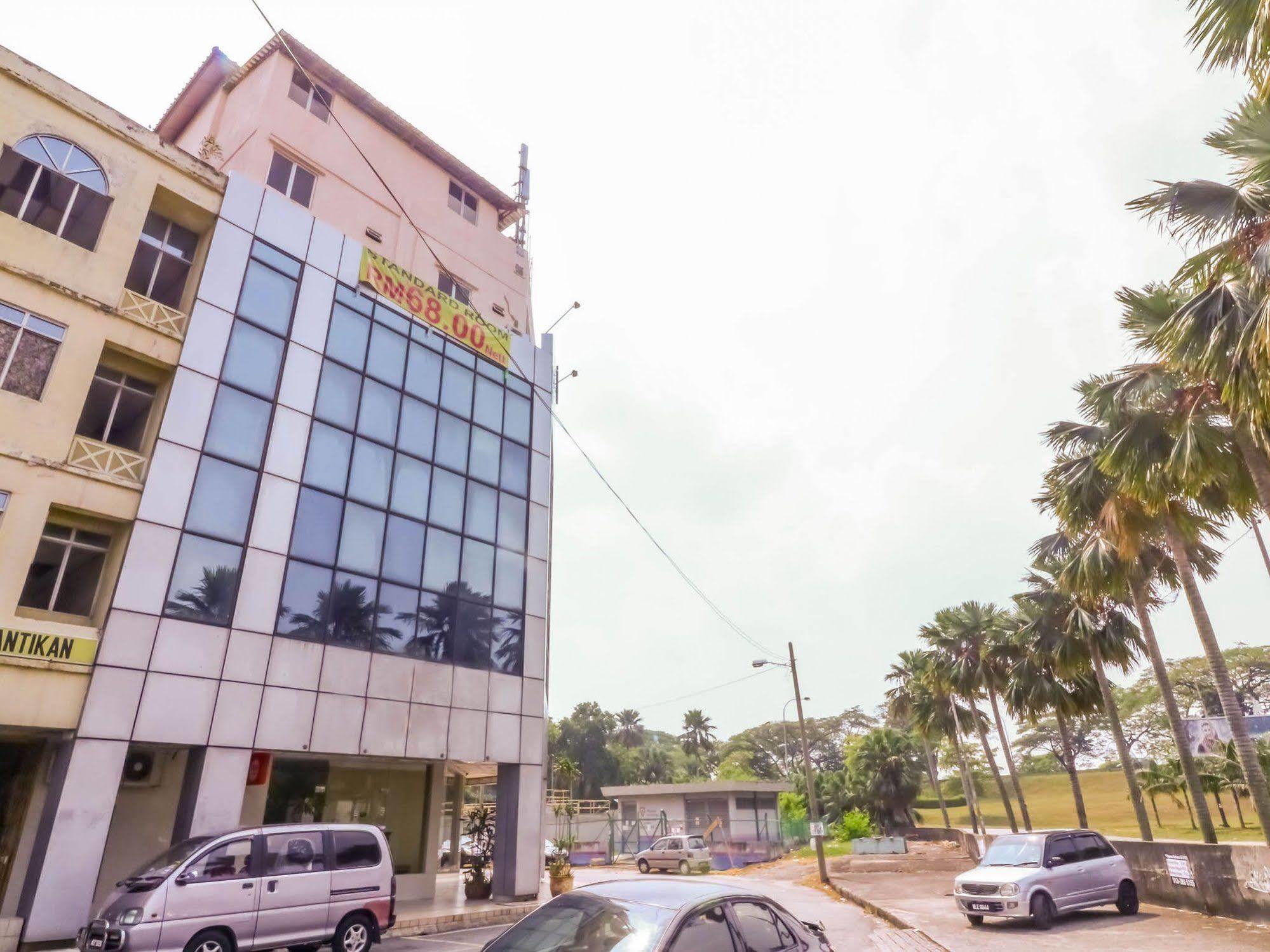 Oyo 447 Comfort Hotel Meru Klang Exterior foto