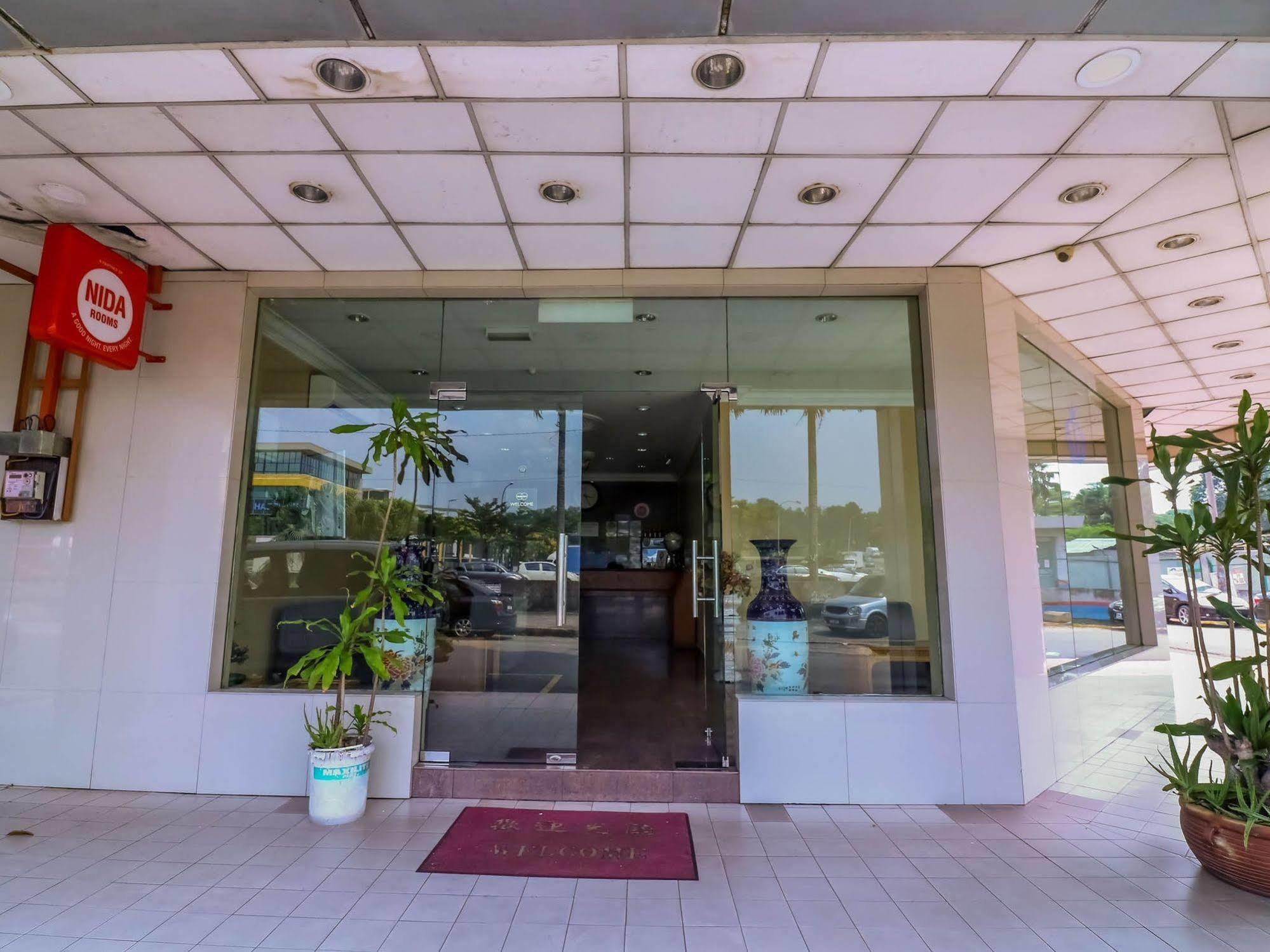 Oyo 447 Comfort Hotel Meru Klang Exterior foto