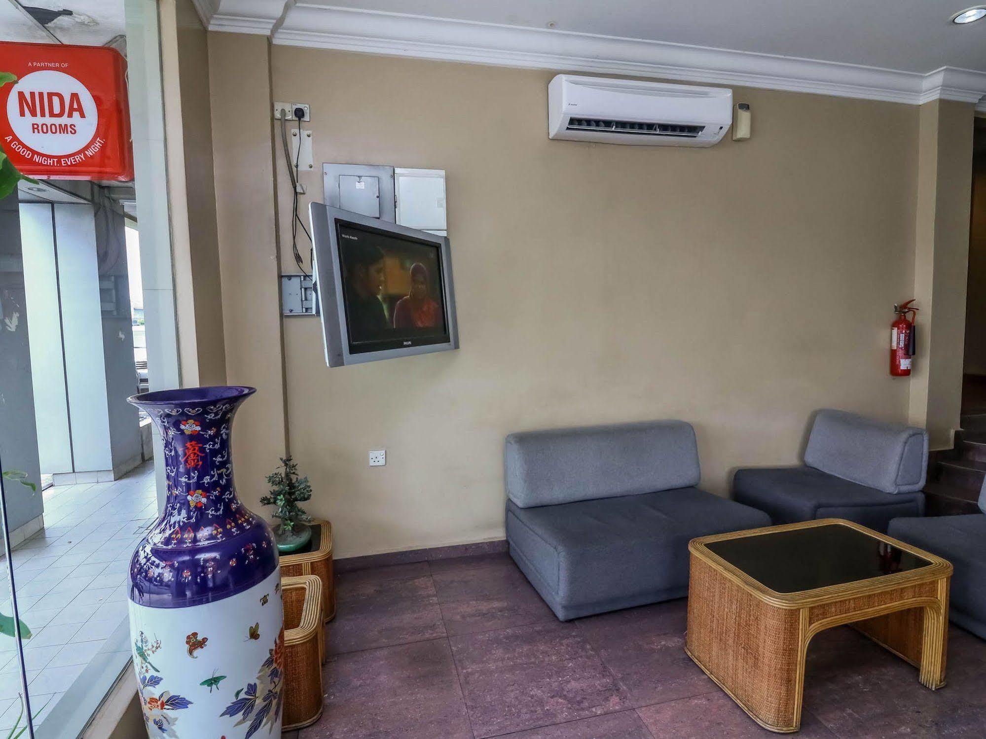 Oyo 447 Comfort Hotel Meru Klang Exterior foto