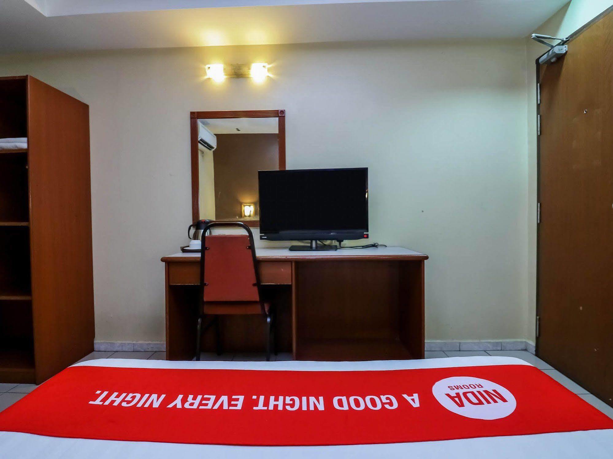 Oyo 447 Comfort Hotel Meru Klang Exterior foto