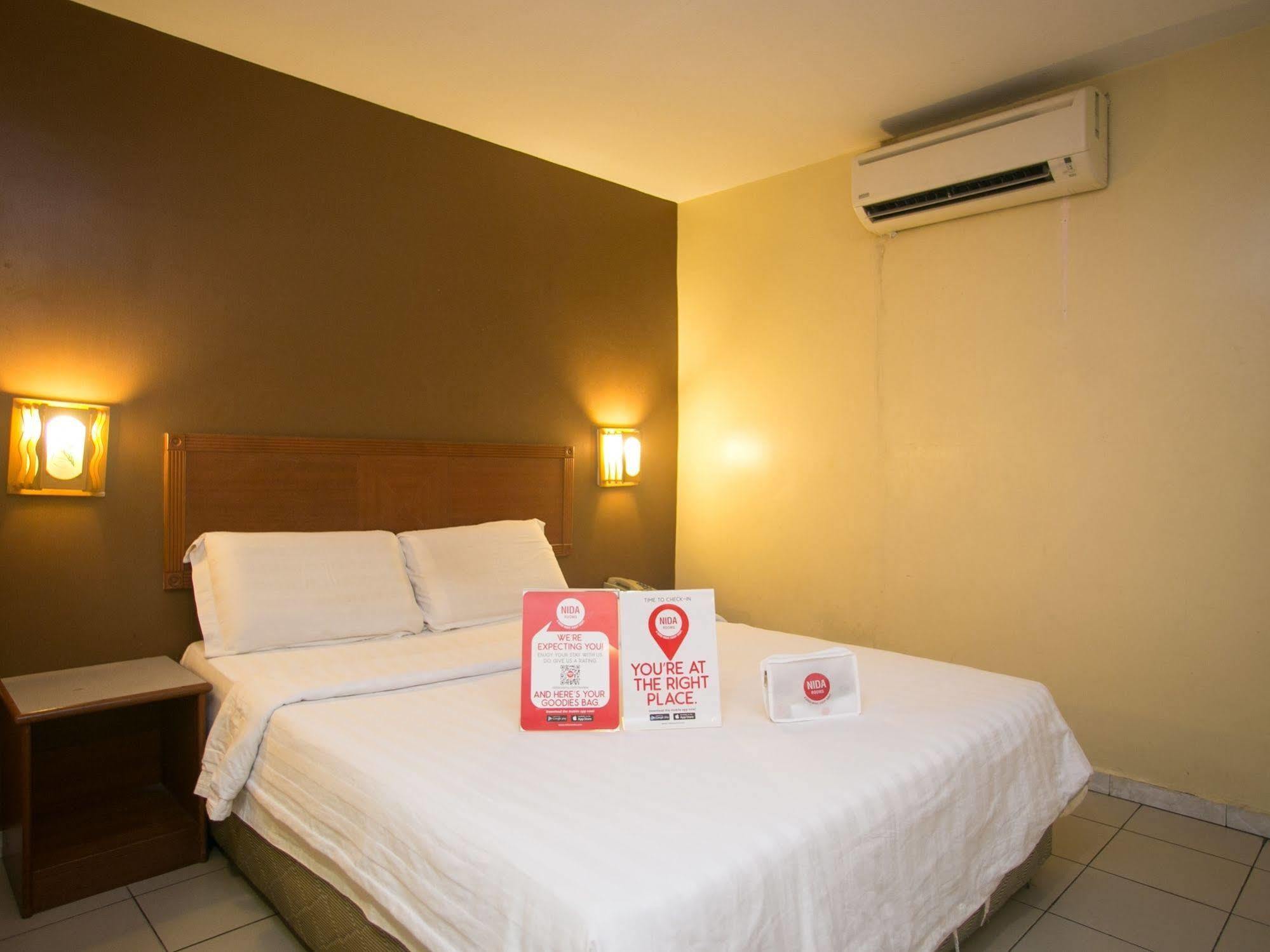 Oyo 447 Comfort Hotel Meru Klang Exterior foto