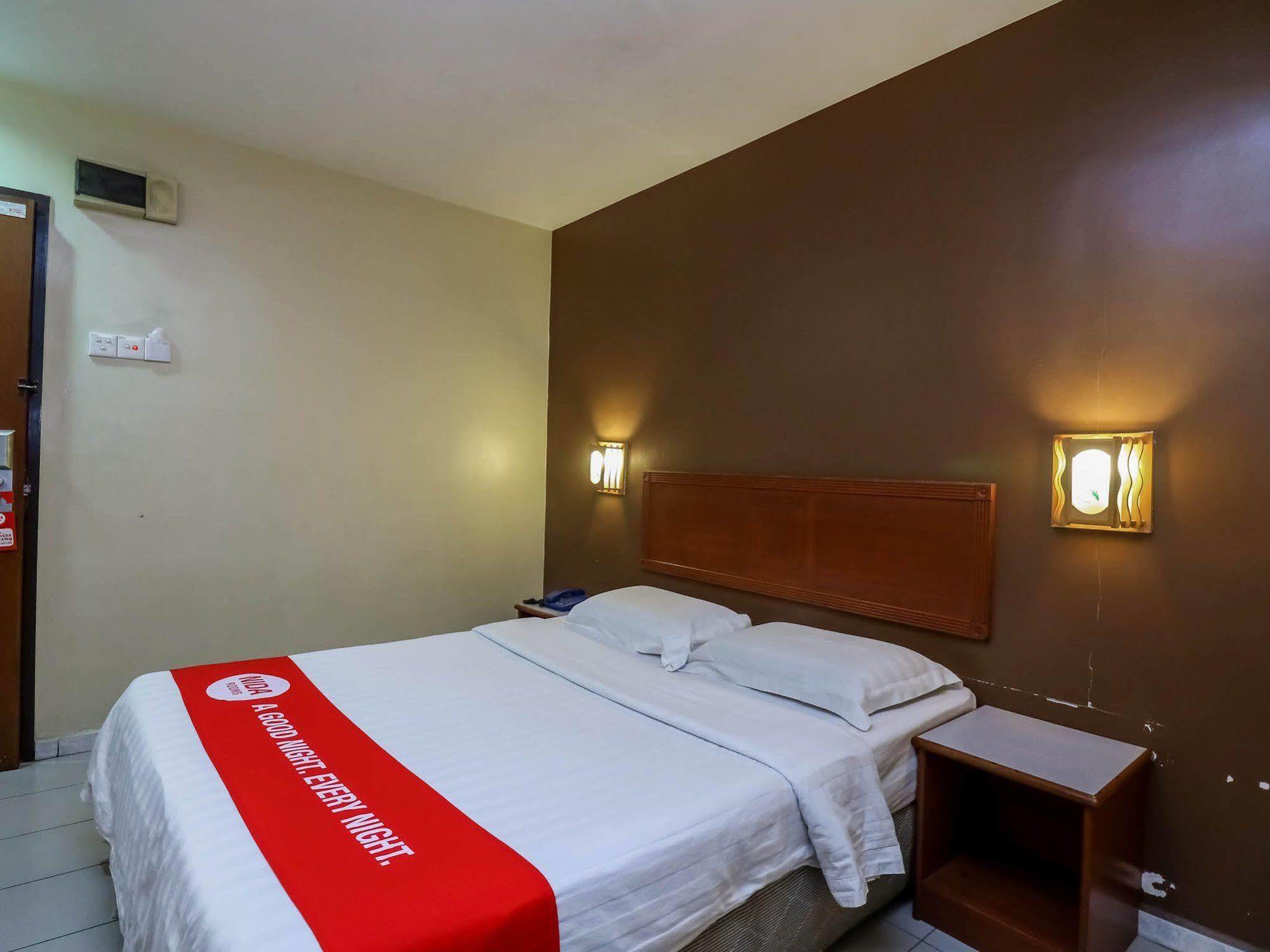 Oyo 447 Comfort Hotel Meru Klang Exterior foto