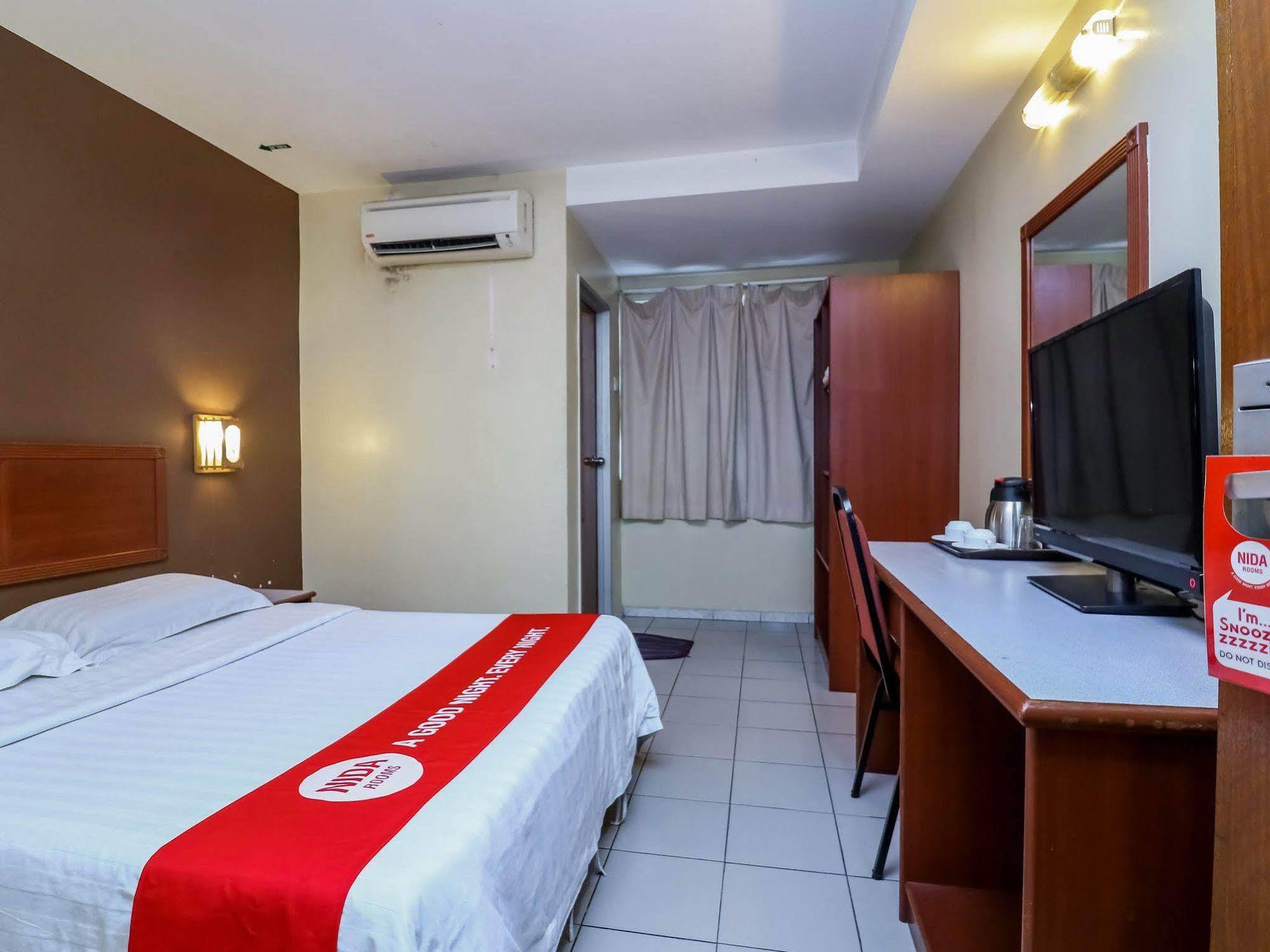 Oyo 447 Comfort Hotel Meru Klang Exterior foto