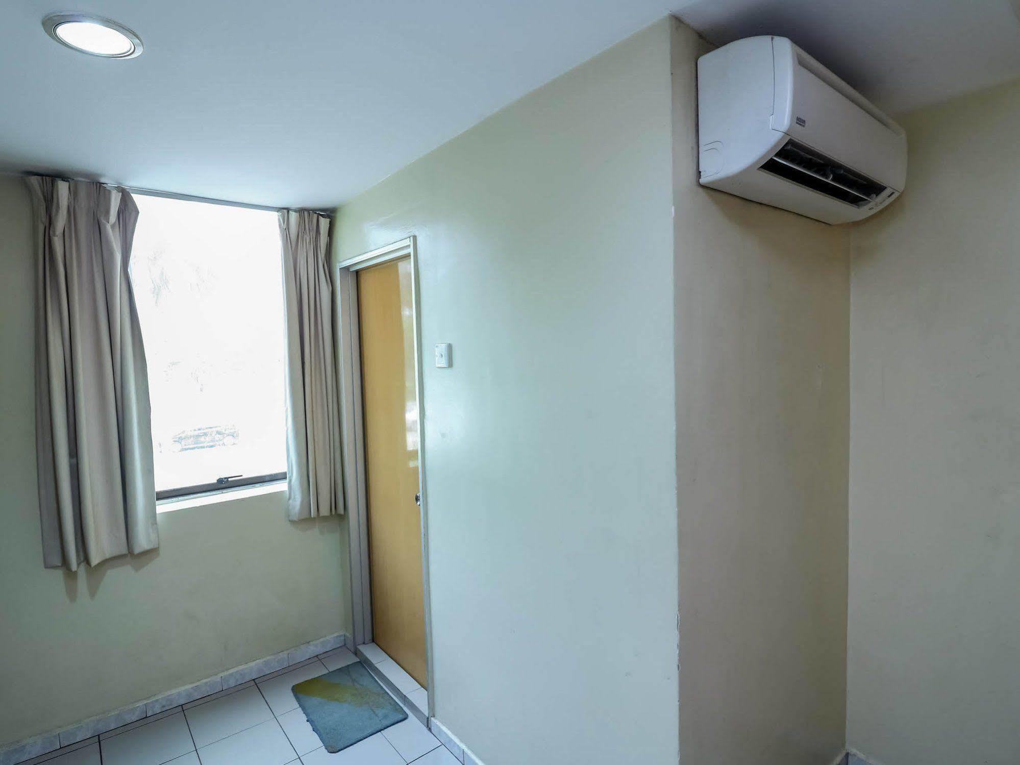 Oyo 447 Comfort Hotel Meru Klang Exterior foto