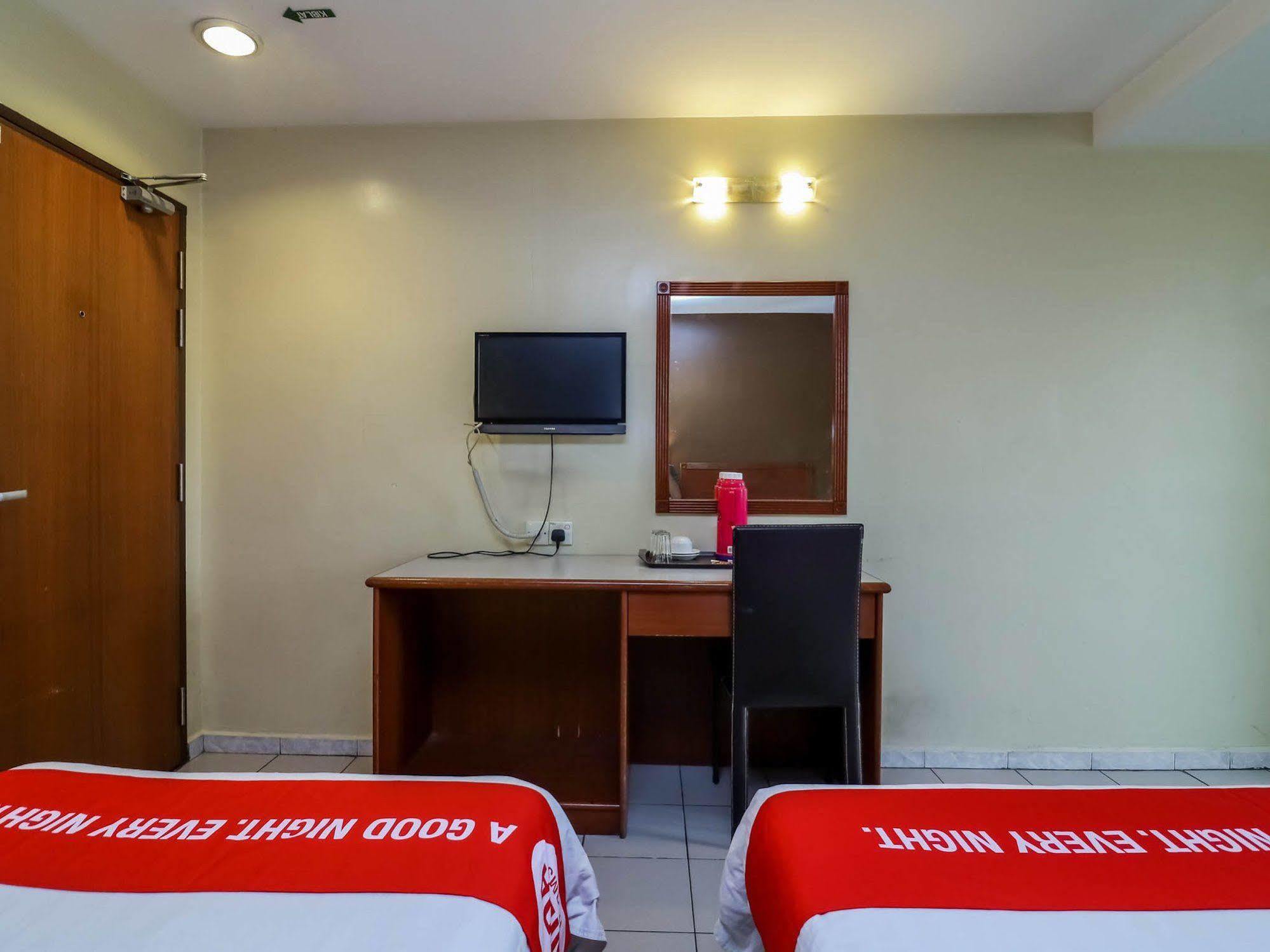 Oyo 447 Comfort Hotel Meru Klang Exterior foto