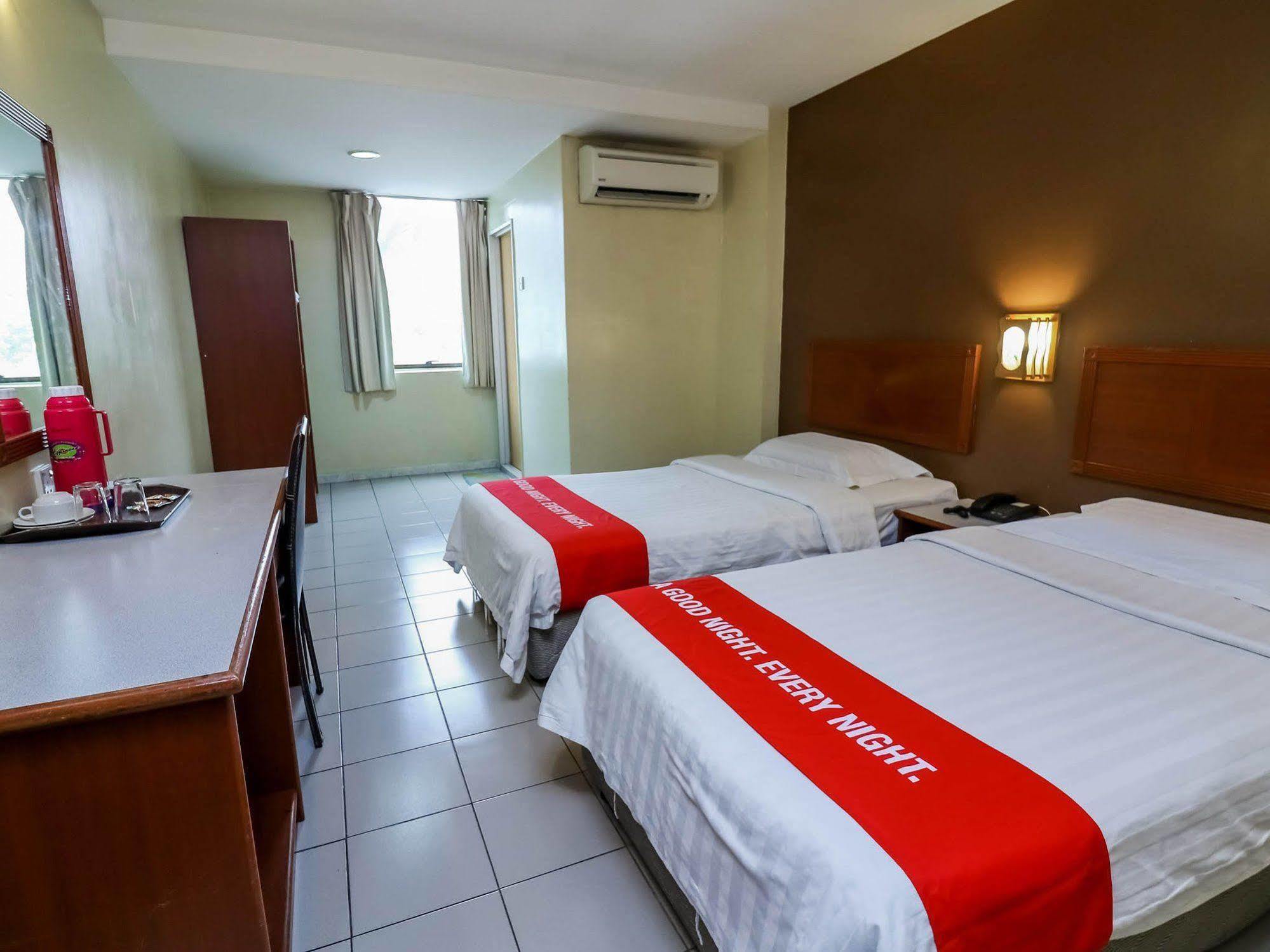 Oyo 447 Comfort Hotel Meru Klang Exterior foto