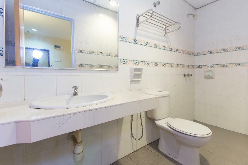 Oyo 447 Comfort Hotel Meru Klang Exterior foto